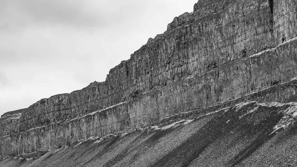 Black and white photograph of the Moses Coulee basalt in Washington.