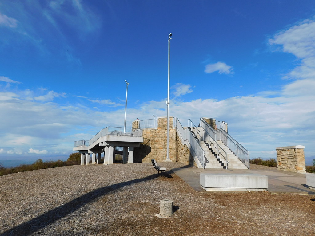 Photograph of the overlook platform at Sassafras Mountain, South Carolina.