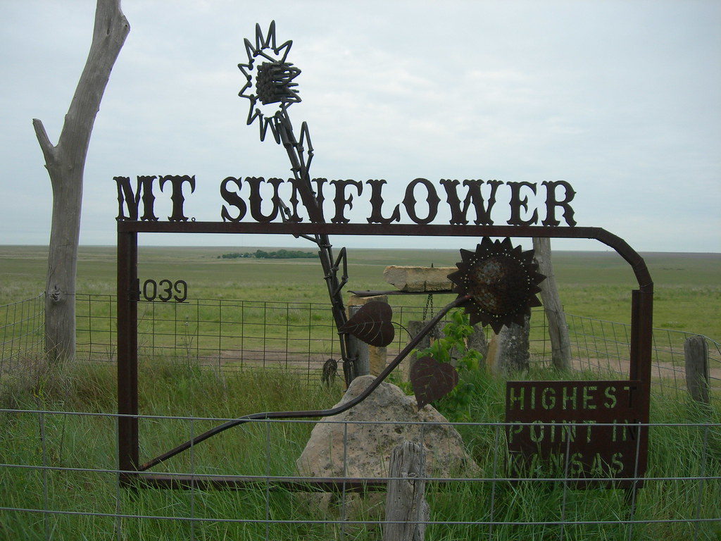 Photograph of Mount Sunflower in western Kansas.