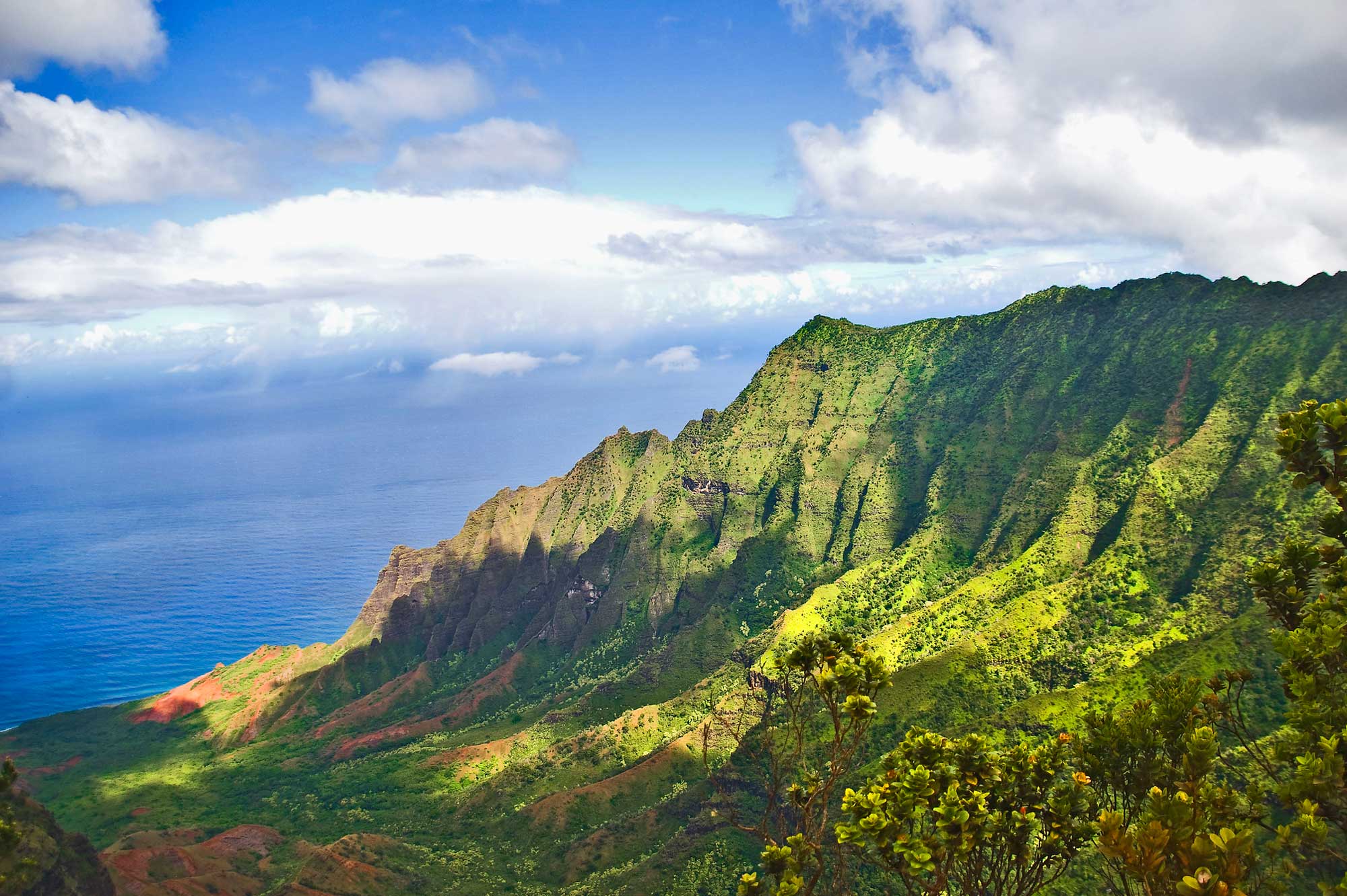 Photograph of the Na Pali coast, Kaua‘i, Hawaii.