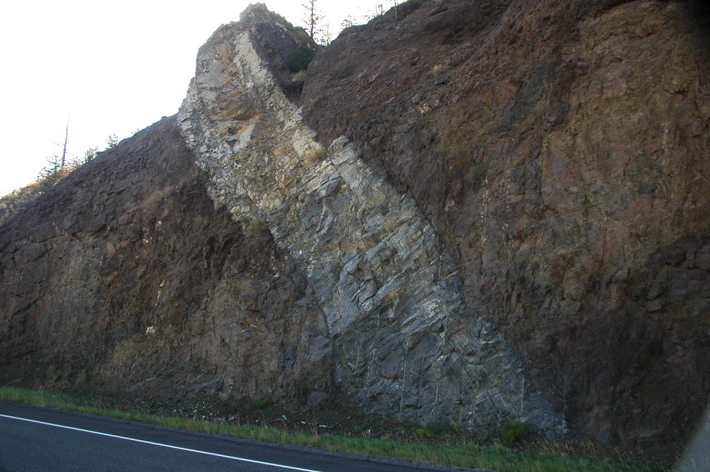 Photograph of an andesite dike in the Absaroka Range, Wyoming.