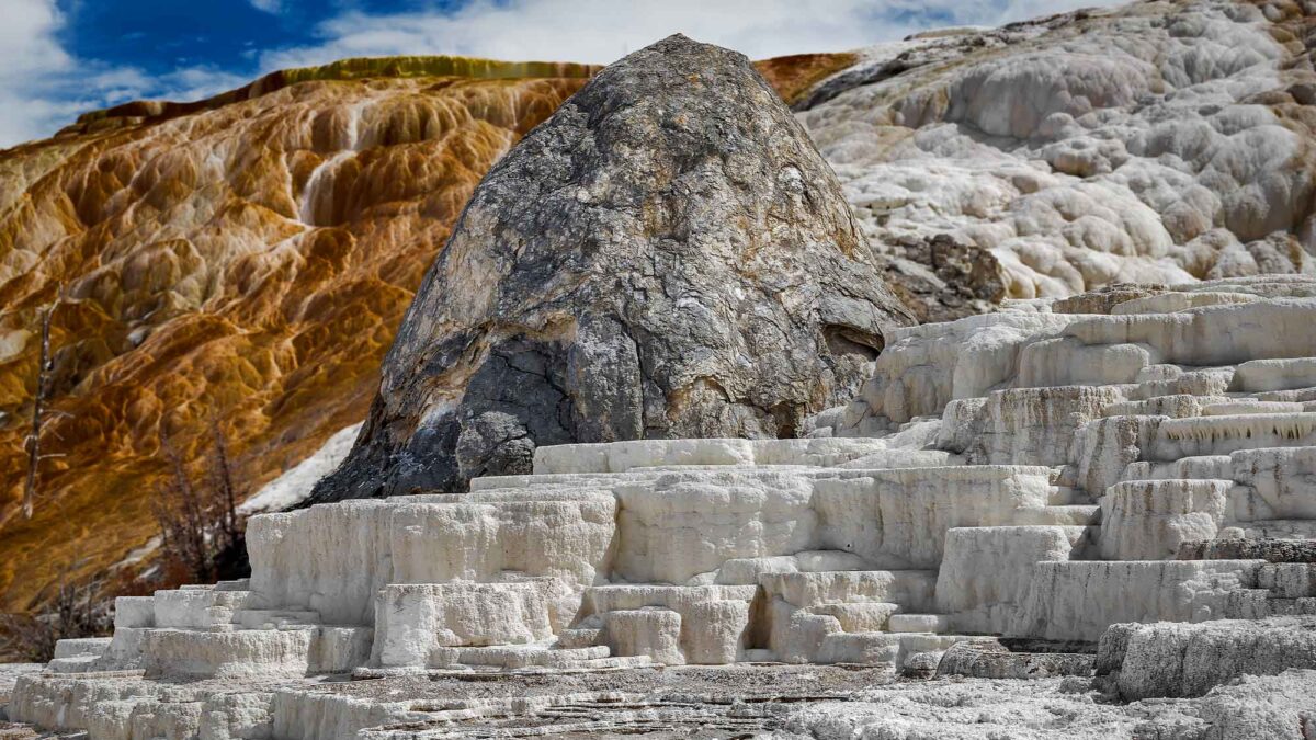 Photograph of travertine deposits at Mammoth Hotsprings in Yellowstone National Park.